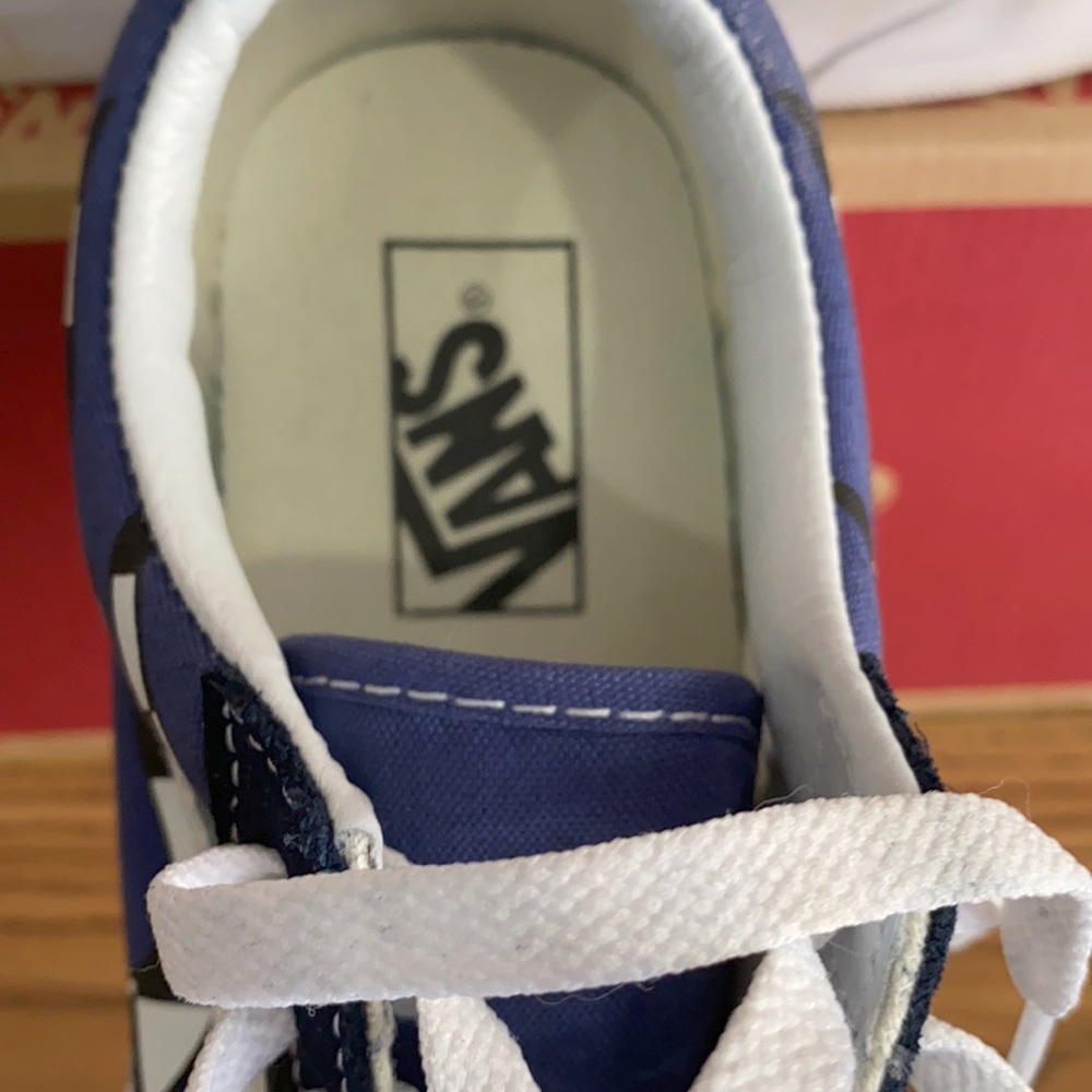Men Vans - Picture 2 of 5